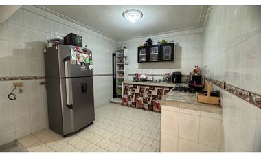 Casa bifamiliar de dos pisos en venta Barrio Zamorano Palmira Valle