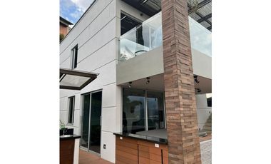 Venta Casa La Doctora Sabaneta 388 Mts2