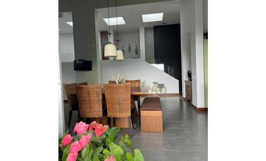 Venta Casa La Doctora Sabaneta 388 Mts2