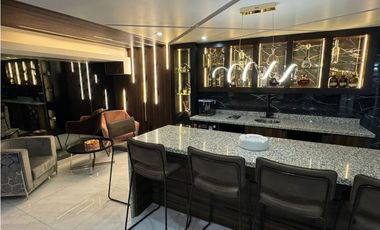 Venta de Residencia de lujo con alberca en Fracc. Jade, Zona Plateada