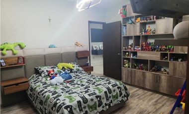 Venta de Residencia de lujo con alberca en Fracc. Jade, Zona Plateada