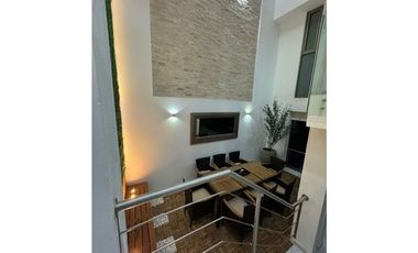 Venta de Residencia de lujo con alberca en Fracc. Jade, Zona Plateada
