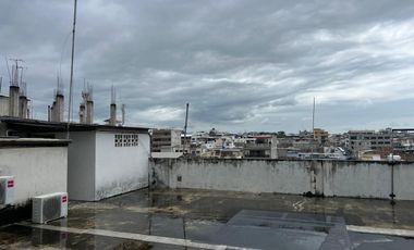 VENTA EDIFICIO ESQUINERO COMERCIAL EN MANTA (JLR)