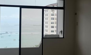 VENTA EDIFICIO ESQUINERO COMERCIAL EN MANTA (JLR)