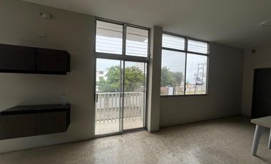 VENTA EDIFICIO ESQUINERO COMERCIAL EN MANTA (JLR)