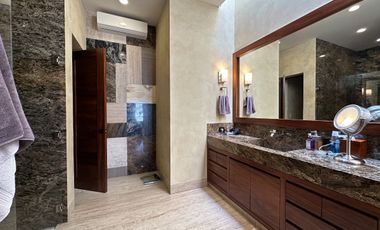Casa en venta de Lujo en Coto Pontevedra, Puerta de Hierro, Zapopan