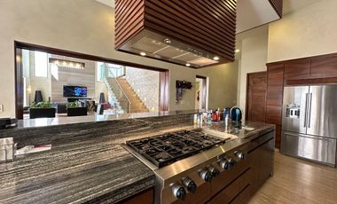 Casa en venta de Lujo en Coto Pontevedra, Puerta de Hierro, Zapopan