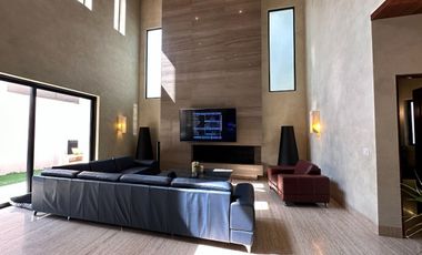 Casa en venta de Lujo en Coto Pontevedra, Puerta de Hierro, Zapopan