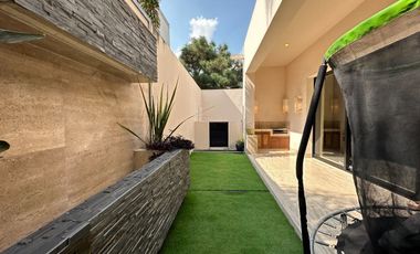 Casa en venta de Lujo en Coto Pontevedra, Puerta de Hierro, Zapopan