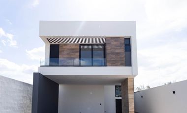 CASA EN VENTA EN MÉRIDA , PRIVADA  NADIRA MOD. DOM 20