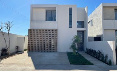 CASA EN VENTA, ALERA DZITYÁ , 3 HAB, Y SALA TV,  ENTREGA  ENERO 24