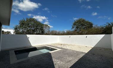 CASA EN VENTA EN PRIVADA TAMORA, CONKAL.