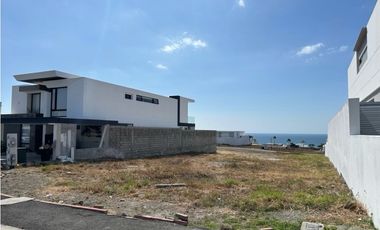 TERRENO EN URBANIZACIÓN MARINA BLUE, SUR DE MANTA