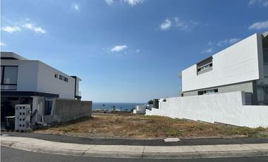 TERRENO EN URBANIZACIÓN MARINA BLUE, SUR DE MANTA