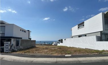 TERRENO EN URBANIZACIÓN MARINA BLUE, SUR DE MANTA