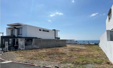 TERRENO EN URBANIZACIÓN MARINA BLUE, SUR DE MANTA