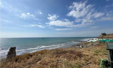 TERRENO EN PRIMERA LNEA AL MAR DE 1.000 M2, EN URB MARINA BLUE, MANTA