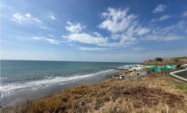 TERRENO EN PRIMERA LNEA AL MAR DE 1.000 M2, EN URB MARINA BLUE, MANTA