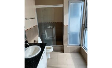 ALQUILER APARTAMENTO AVENIDA BALBOA AMOBLADO BAYFRONT CON BALCON
