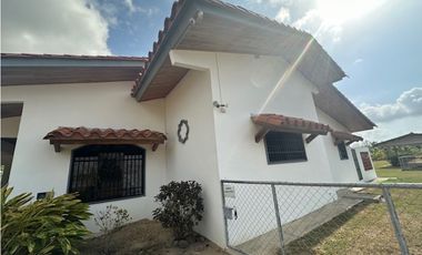 ALQUILER O VENTA DE AMPLIA Y HERMOSA CASA EN PENONOME