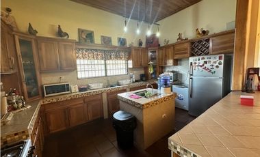 ALQUILER O VENTA DE AMPLIA Y HERMOSA CASA EN PENONOME