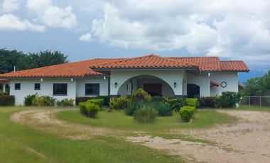 ALQUILER O VENTA DE AMPLIA Y HERMOSA CASA EN PENONOME