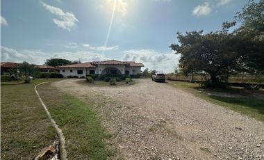 ALQUILER O VENTA DE AMPLIA Y HERMOSA CASA EN PENONOME