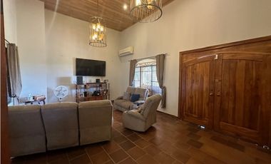 ALQUILER O VENTA DE AMPLIA Y HERMOSA CASA EN PENONOME