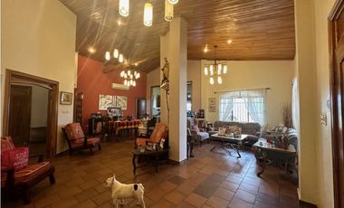 ALQUILER O VENTA DE AMPLIA Y HERMOSA CASA EN PENONOME