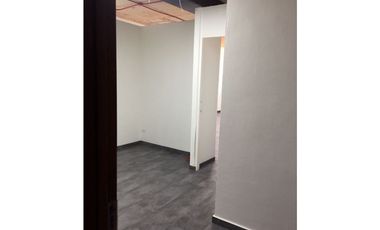 Se alquila excelente oficina con hermosa vista en Av. Balboa. (AA)