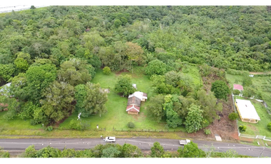 Se Vende Terreno de 8,000m2 en Altos del Espavé, La Chorrera