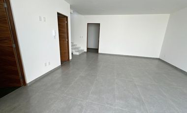¡Tu Hogar de Ensueño en Fraccionamiento Aqua 3 Lago Esmeralda!