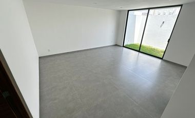 ¡Tu Hogar de Ensueño en Fraccionamiento Aqua 3 Lago Esmeralda!
