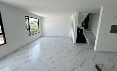 ¡Tu Hogar de Ensueño en Fraccionamiento Aqua 3 Lago Esmeralda!