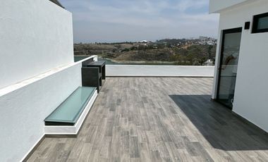 ¡Tu Hogar de Ensueño en Fraccionamiento Aqua 3 Lago Esmeralda!