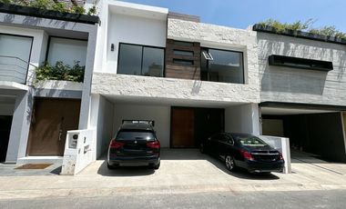 ¡Tu Hogar de Ensueño en Fraccionamiento Aqua 3 Lago Esmeralda!