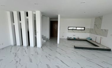 ¡Tu Hogar de Ensueño en Fraccionamiento Aqua 3 Lago Esmeralda!
