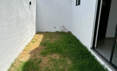 ¡Tu Hogar de Ensueño en Fraccionamiento Aqua 3 Lago Esmeralda!