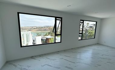 ¡Tu Hogar de Ensueño en Fraccionamiento Aqua 3 Lago Esmeralda!