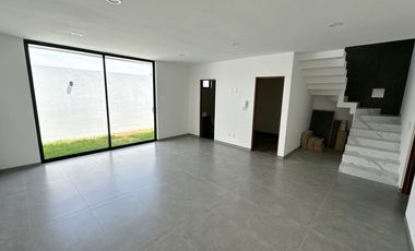 ¡Tu Hogar de Ensueño en Fraccionamiento Aqua 3 Lago Esmeralda!