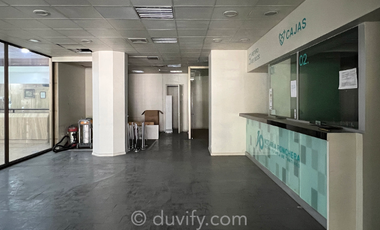 Local Comercial en Arriendo en Calle Agustinas entre Teatinos y Morandé (Plaza de La Constitución)