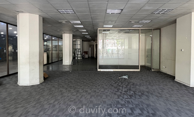 Local Comercial en Arriendo en Calle Agustinas entre Teatinos y Morandé (Plaza de La Constitución)