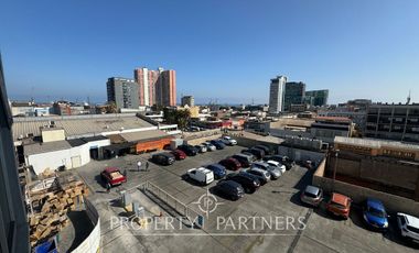 Arriendo de plantas libres en edificio comercial y moderno en el centro de Antofagasta