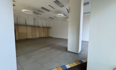 Excelente local en Interlomas