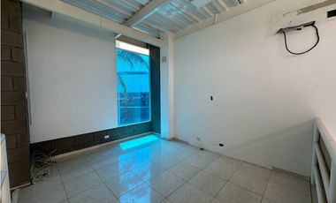 ALQUILER LOCAL COMERCIAL EN PRESTIGIOSO COMPLEJO DEPORTIVO