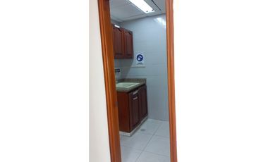VENDO OFICINA EDIFICIO BAHIA CENTRO SANTA MARTA