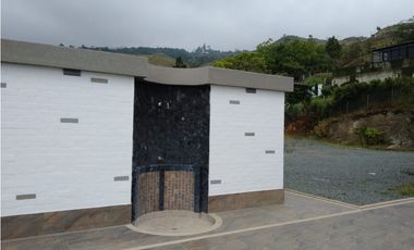 VENTA DE HERMOSA CASA CAMPESTRE EN DAPA ID 711