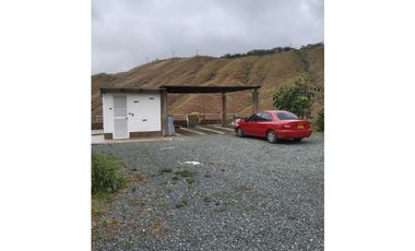 VENTA DE HERMOSA CASA CAMPESTRE EN DAPA ID 711