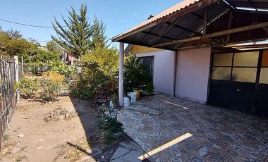 AMPLIA CASA ESQUINA, IDEAL PARA COMERCIO. METRO PEDREROS