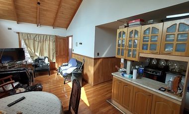 AMPLIA CASA ESQUINA, IDEAL PARA COMERCIO. METRO PEDREROS